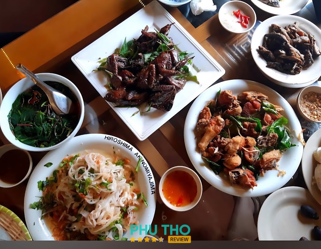 Không gian Nhà Hàng Cội Nguồn