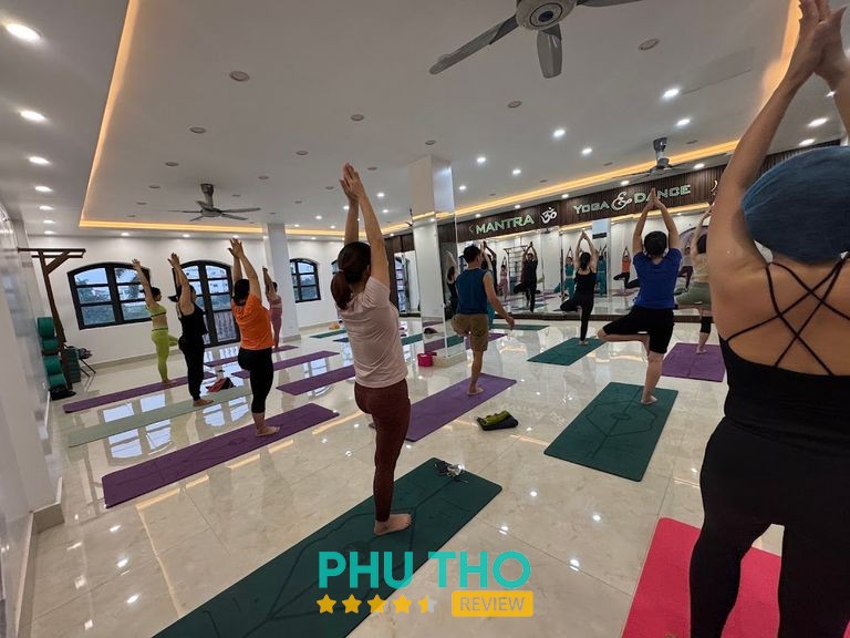 Lớp tập MANTRA YOGA & DANCE
