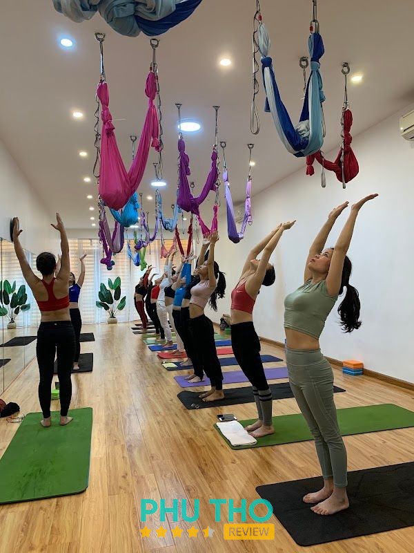 Không gian Yoga và Thiền Trái Tim Vàng